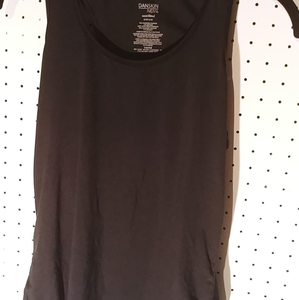 Black workout tank